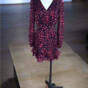 Saloni Alya Heart-Print V-Neck Cocktail Dress – Size 2